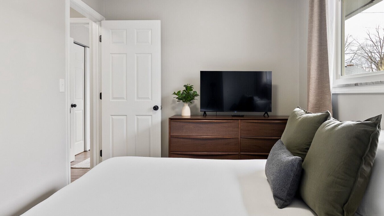 Photo of Bedroom in Grove City
