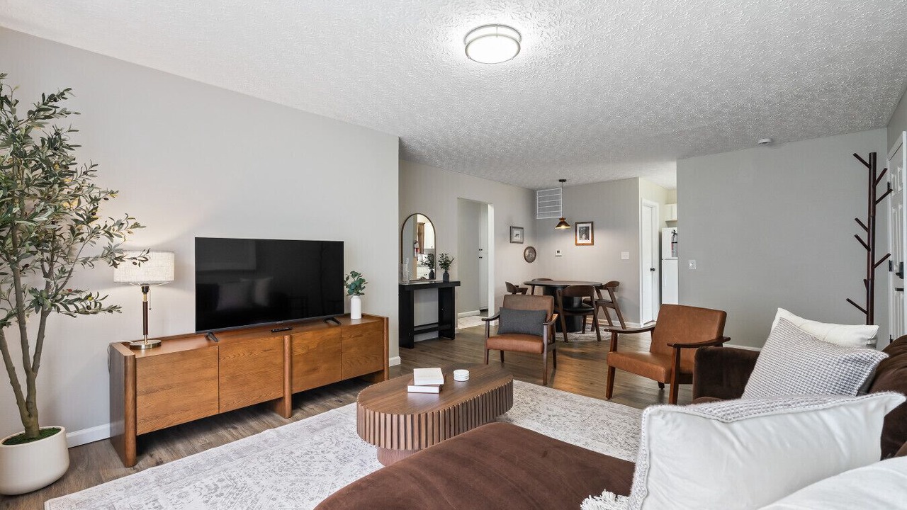 Photo of Livingroom in Grove City
