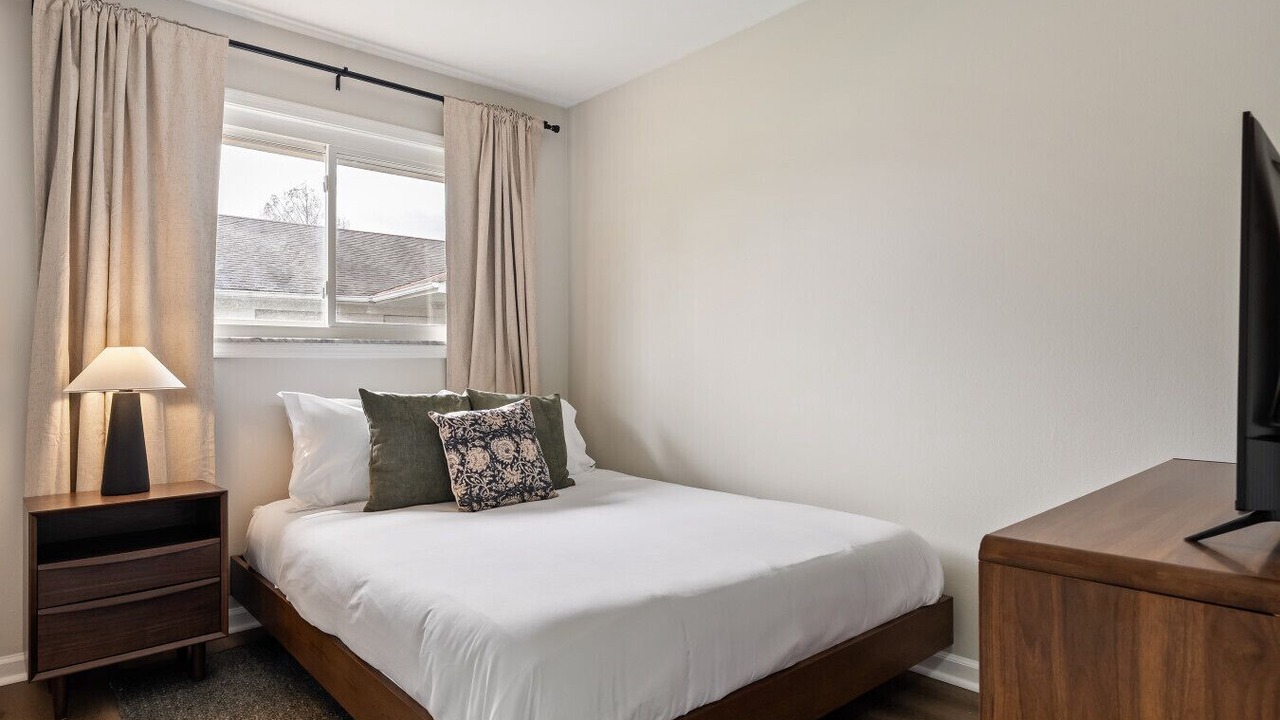 Photo of Bedroom in Grove City