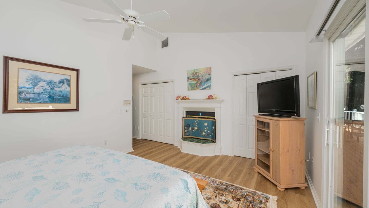 Photo of Bedroom in Cedar Neck