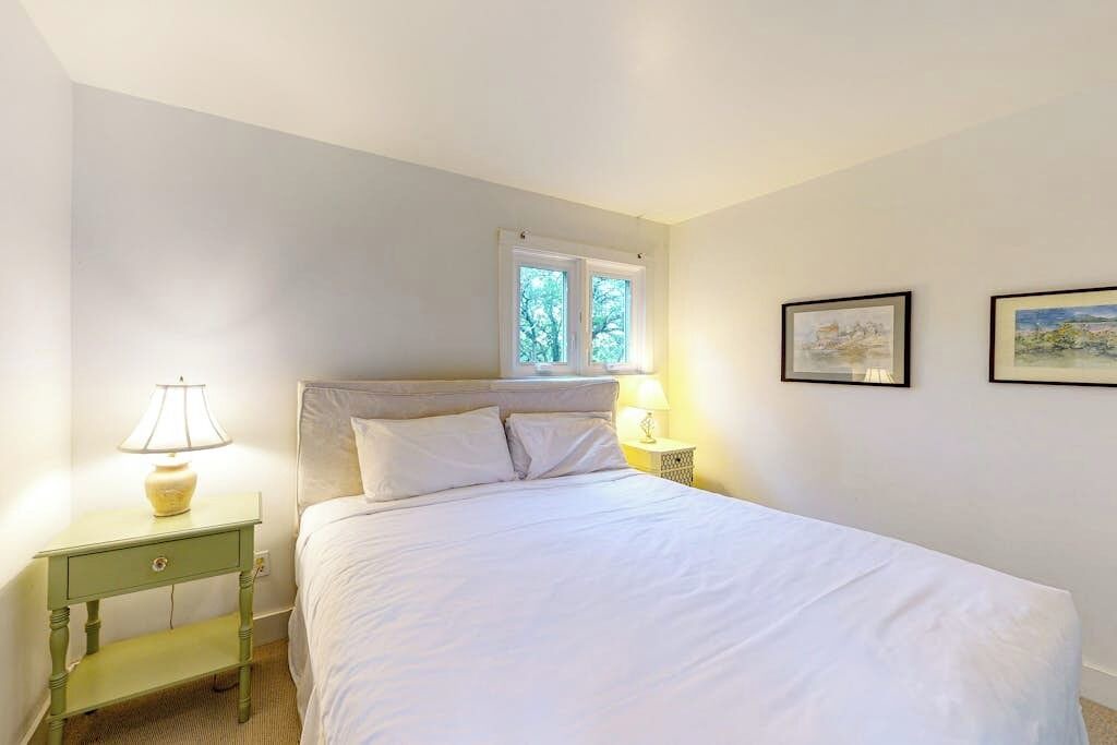 Photo of Bedroom in Tenants Harbor