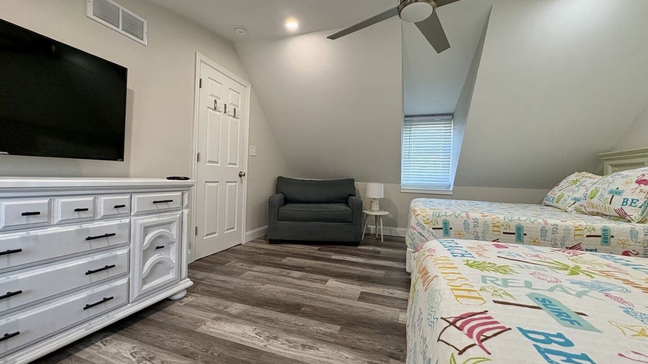 Photo of Bedroom in Cedar Neck