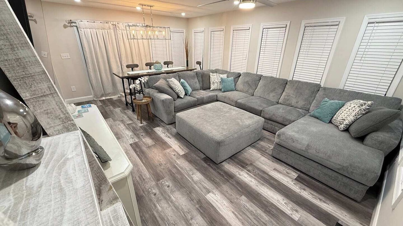 Photo of Livingroom in Cedar Neck