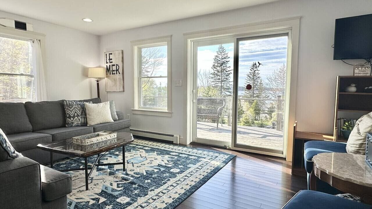 Photo of Livingroom in Salsbury Cove