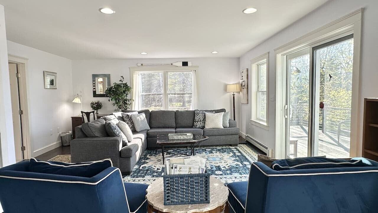 Photo of Livingroom in Salsbury Cove