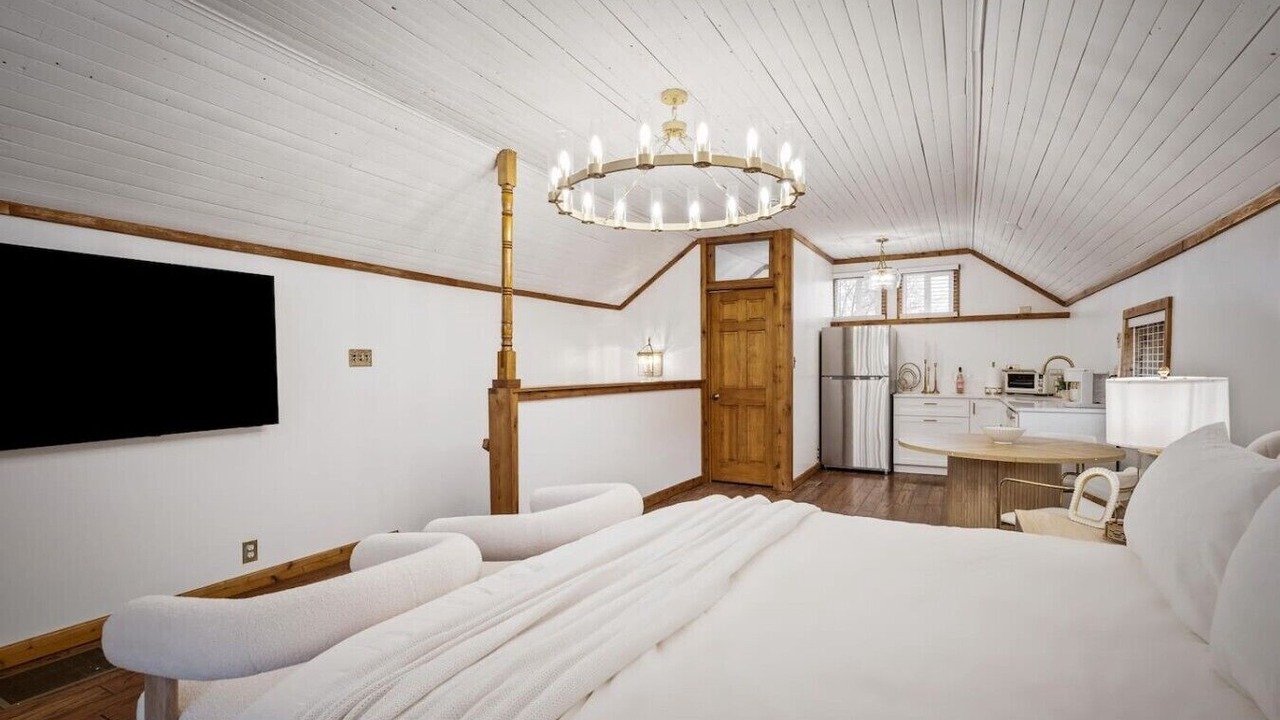 Photo of Bedroom in Grove City