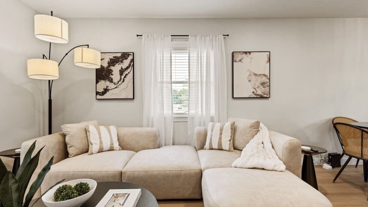 Photo of Livingroom in Grove City
