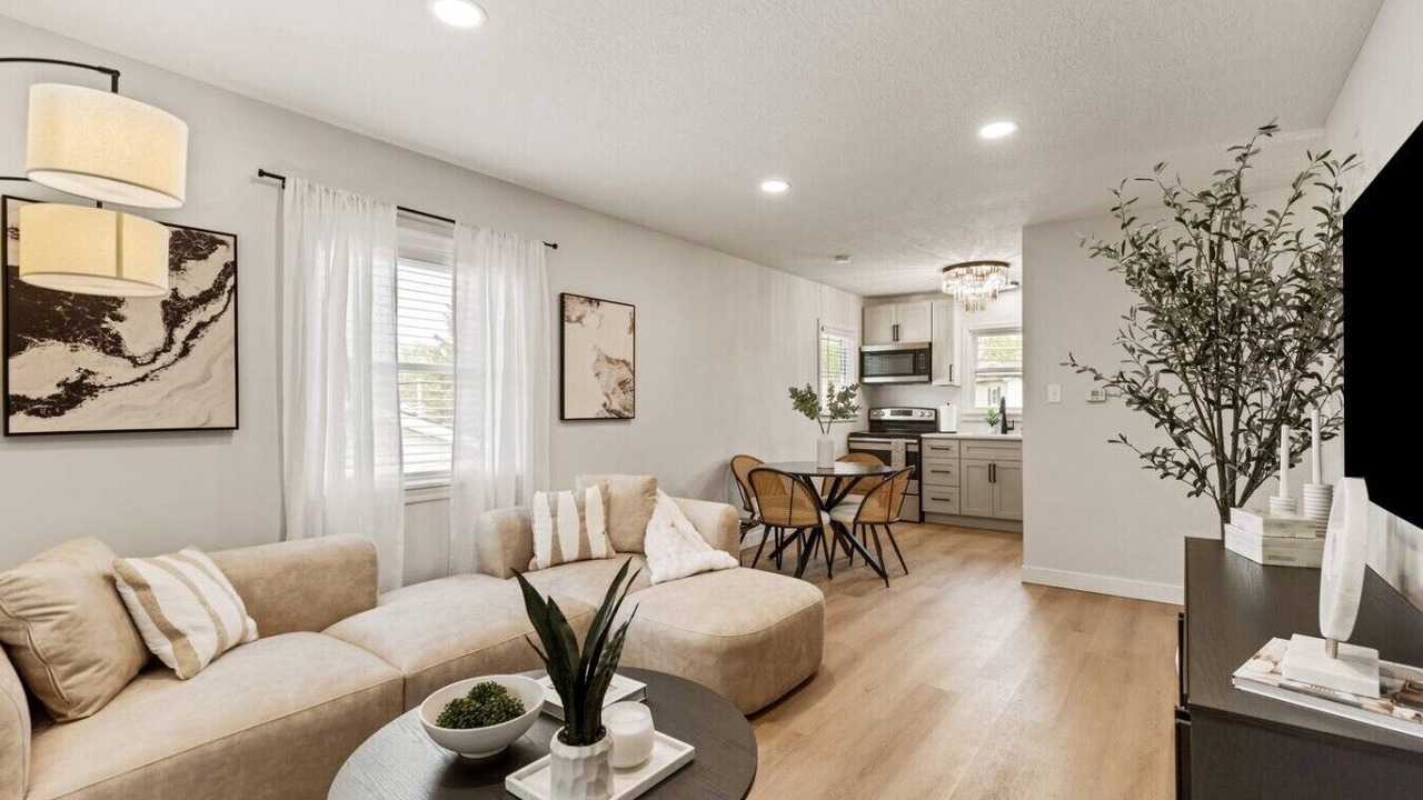 Photo of Livingroom in Grove City