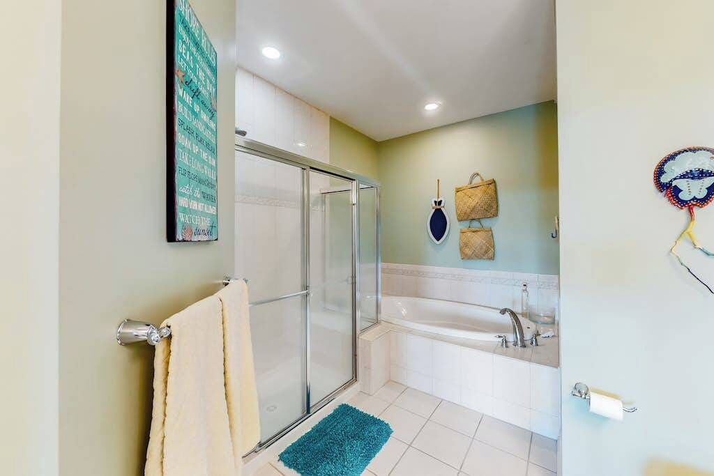 Photo of Bathroom in Sunset Island