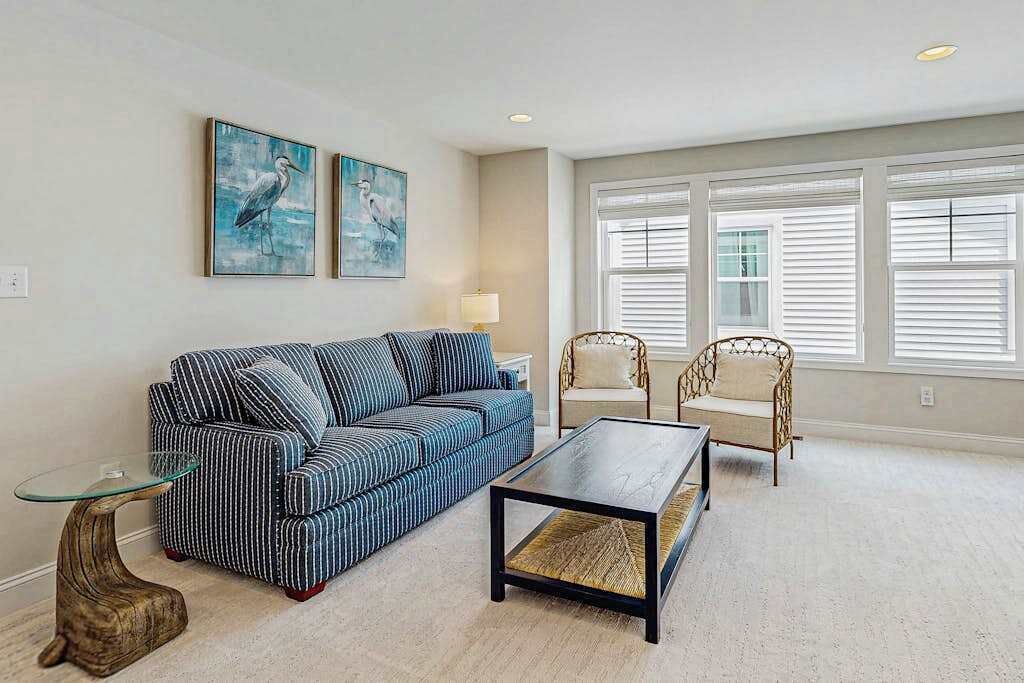 Photo of Livingroom in Cedar Neck