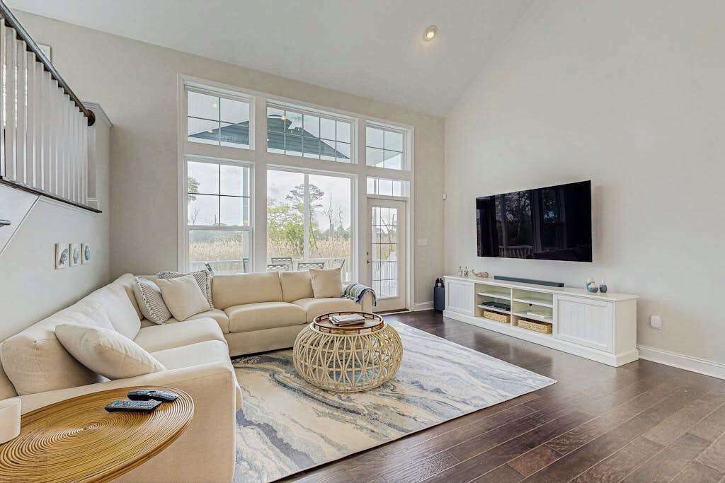 Photo of Livingroom in Cedar Neck