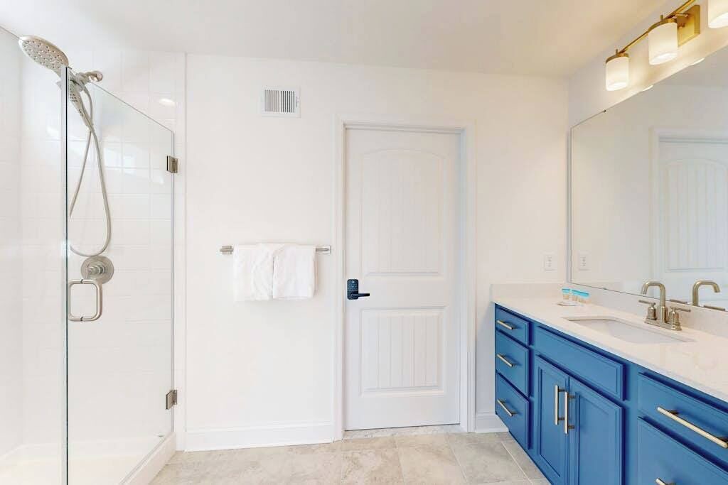 Photo of Bathroom in Cedar Neck
