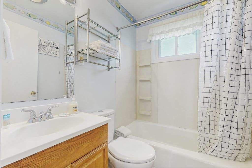 Photo of Bathroom in Fenwick Island