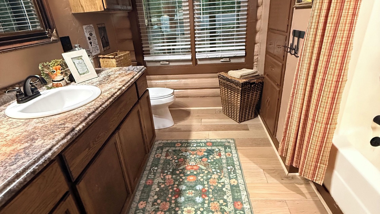 Photo of Bathroom in Holly Lake Ranch