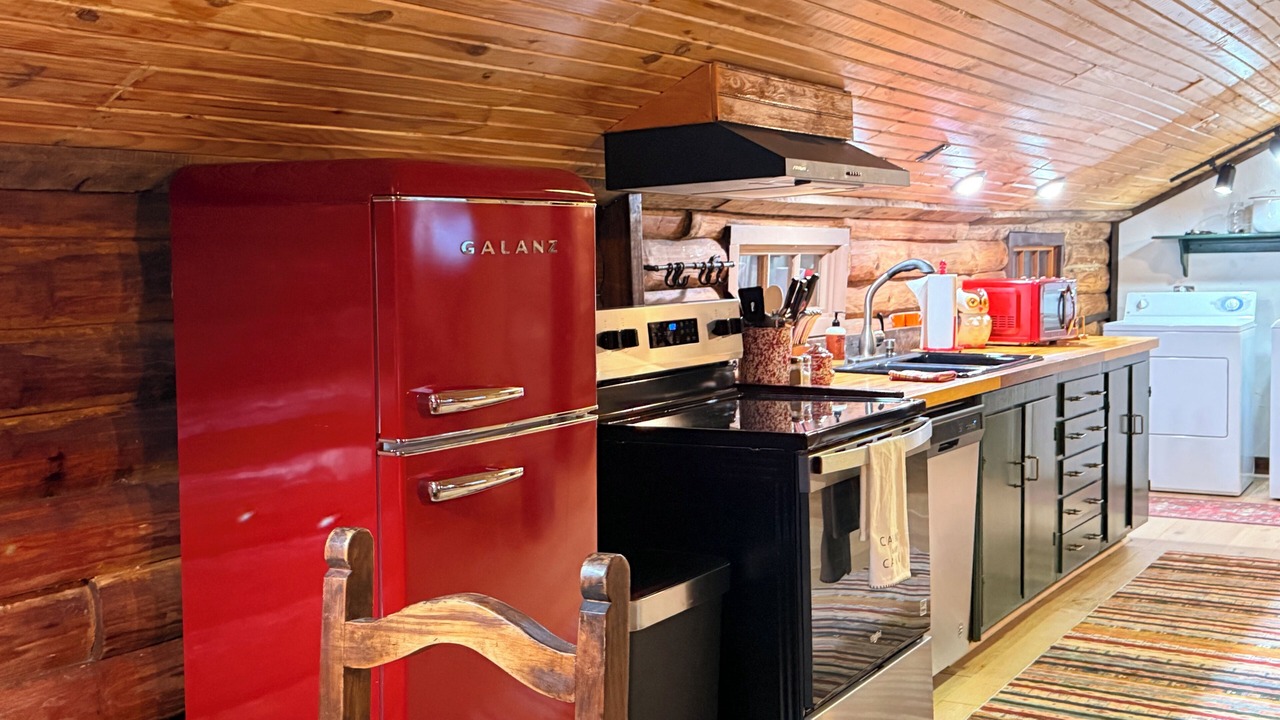 Photo of Kitchen in Holly Lake Ranch