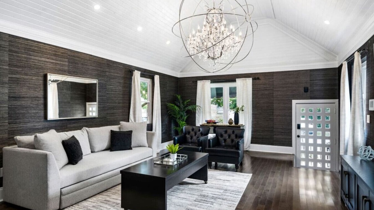 Photo of Livingroom in Victorian Village