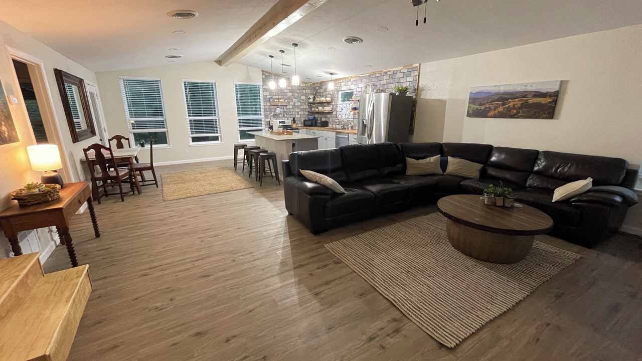 Photo of Livingroom in Leakey