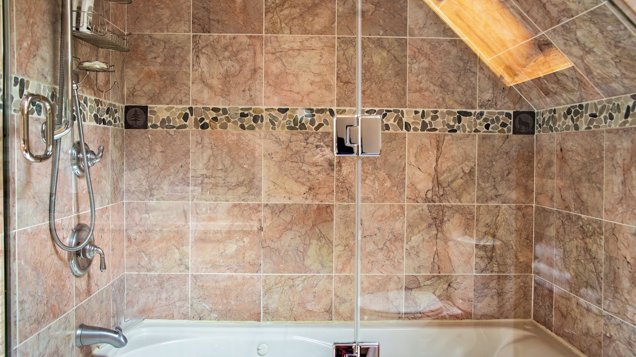 Photo of Bathroom in Warren