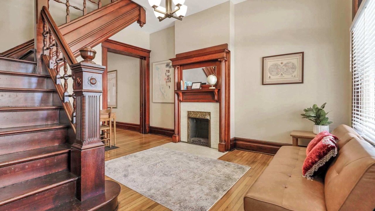 Photo of Livingroom in Victorian Village