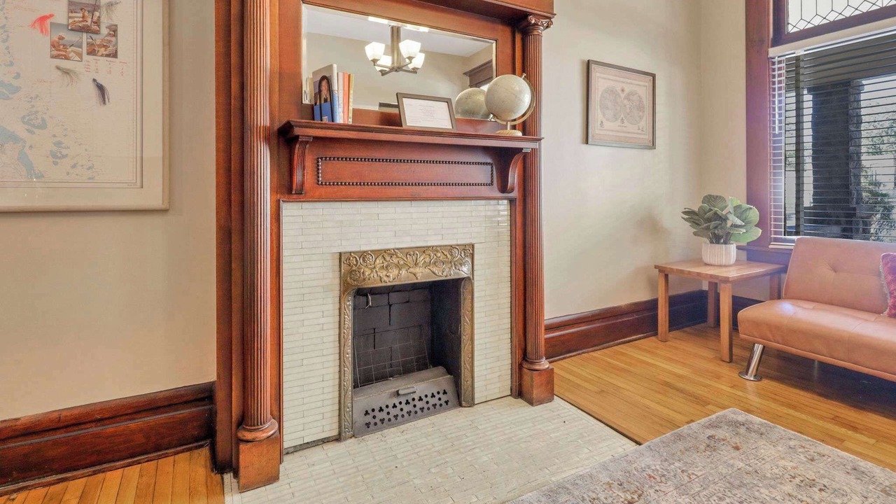 Photo of Livingroom in Victorian Village
