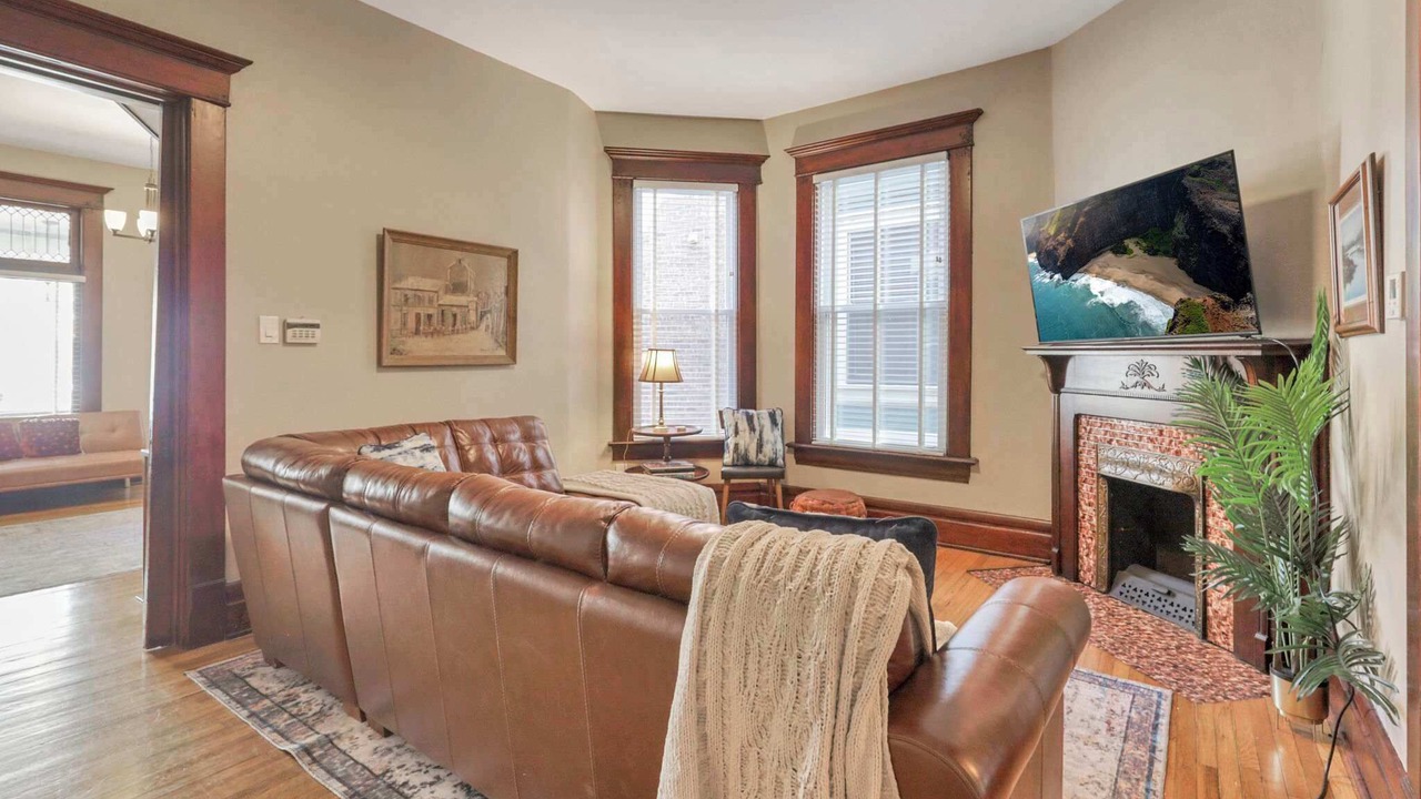 Photo of Livingroom in Victorian Village