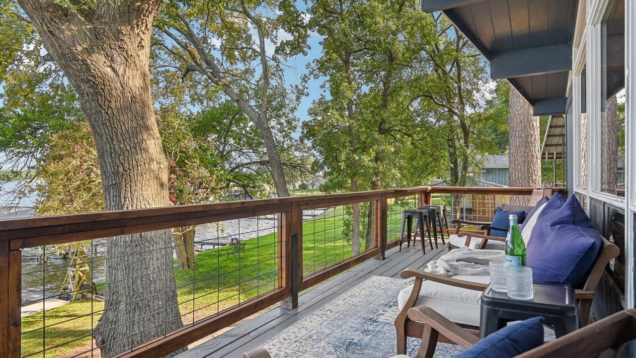 Photo of Patio Balcony in Enchanted Oaks