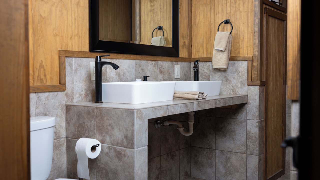 Photo of Bathroom in Ingram