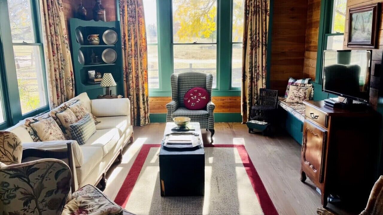 Photo of Livingroom in Fredericksburg