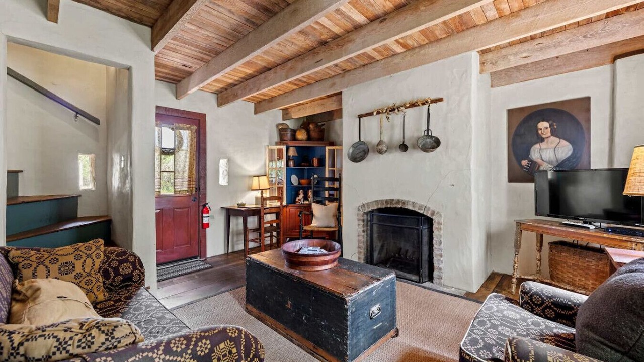 Photo of Livingroom in Fredericksburg