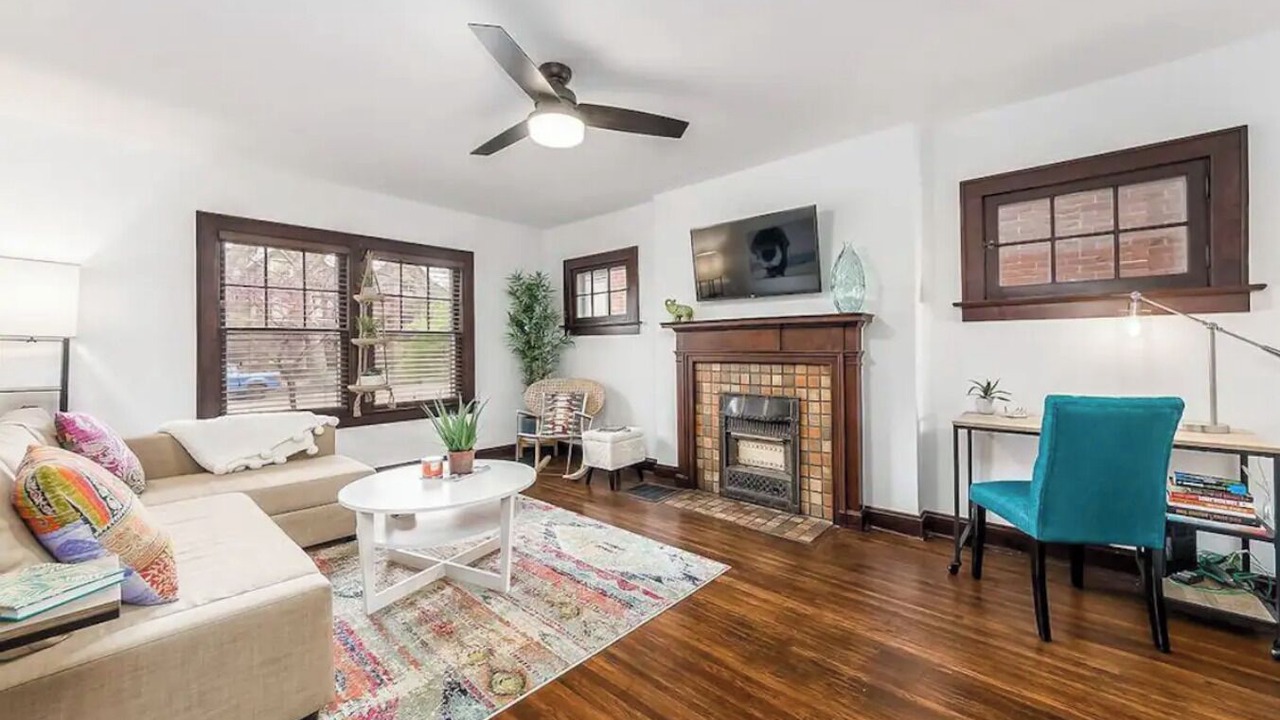 Photo of Livingroom in Victorian Village