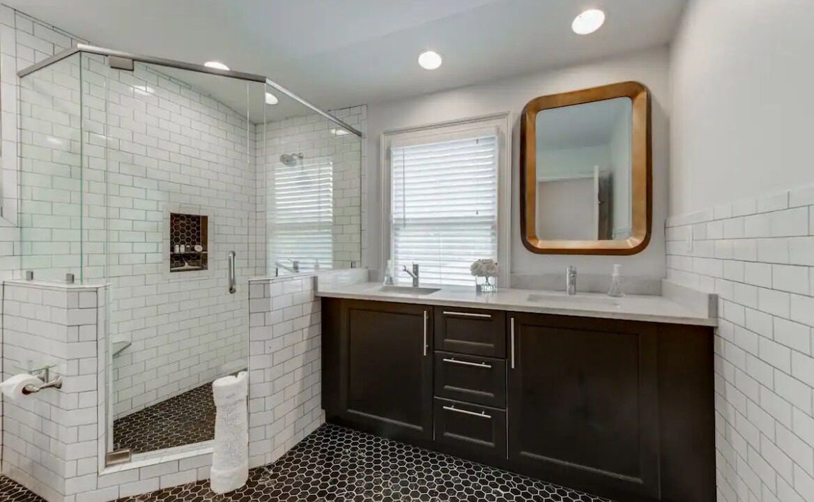 Photo of Bathroom in Midtown