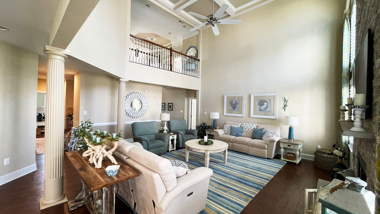 Photo of Livingroom in Bayside