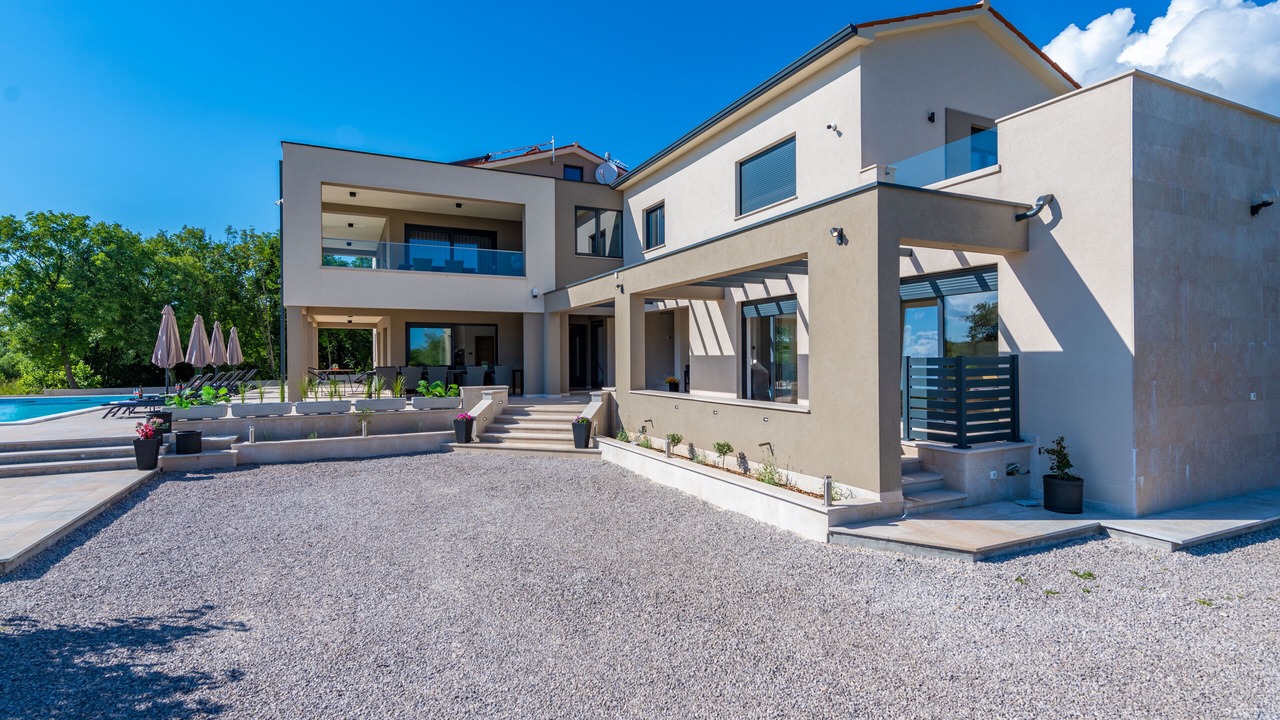 Photo of Outdoor in Brgod