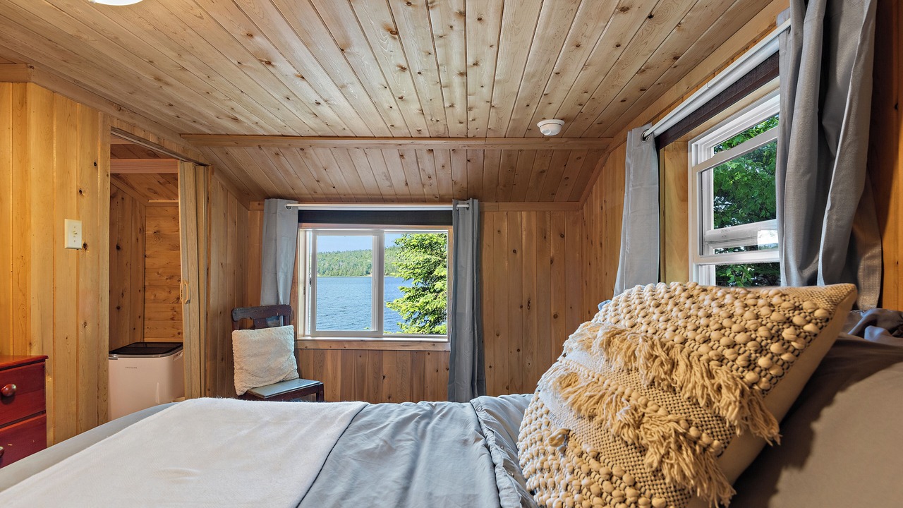 Photo of Bedroom in Portage Lake