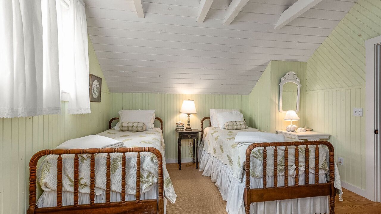 Photo of Bedroom in Bayville