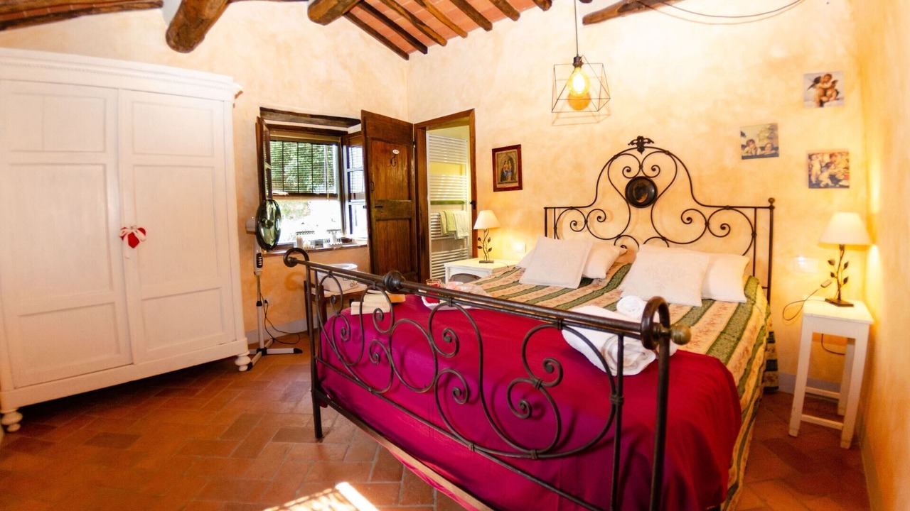 Photo of Bedroom in Massa e Cozzile