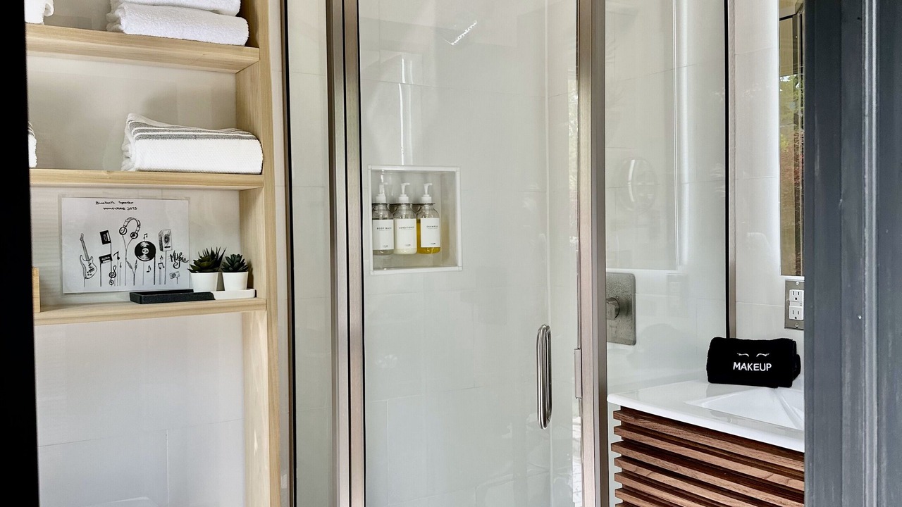 Photo of Bathroom in Weinland Park