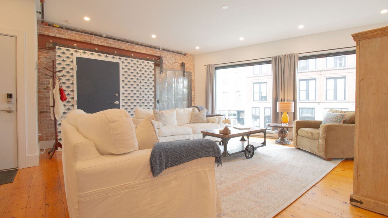 Photo of Livingroom in Downtown Portland
