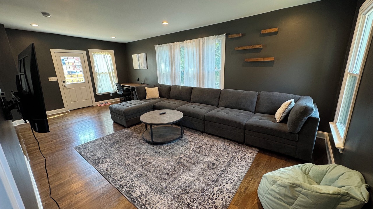 Photo of Livingroom in Clintonville