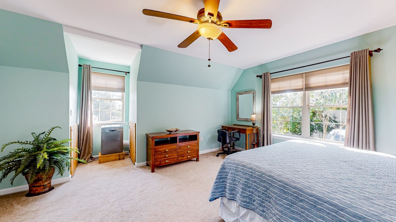 Photo of Bedroom in Cedar Neck