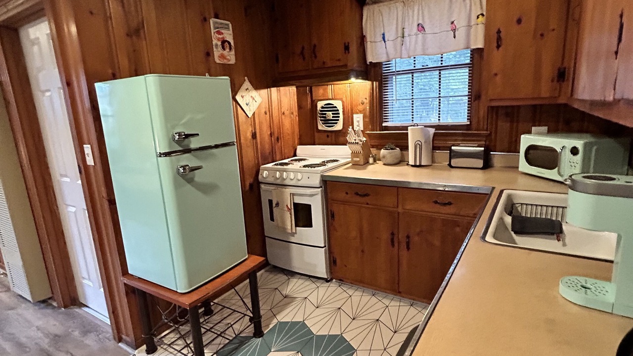 Photo of Kitchen in Central Newport News