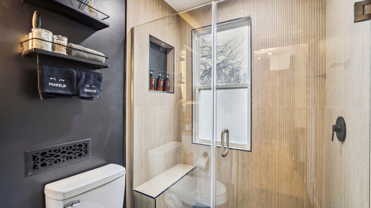 Photo of Bathroom in Weinland Park