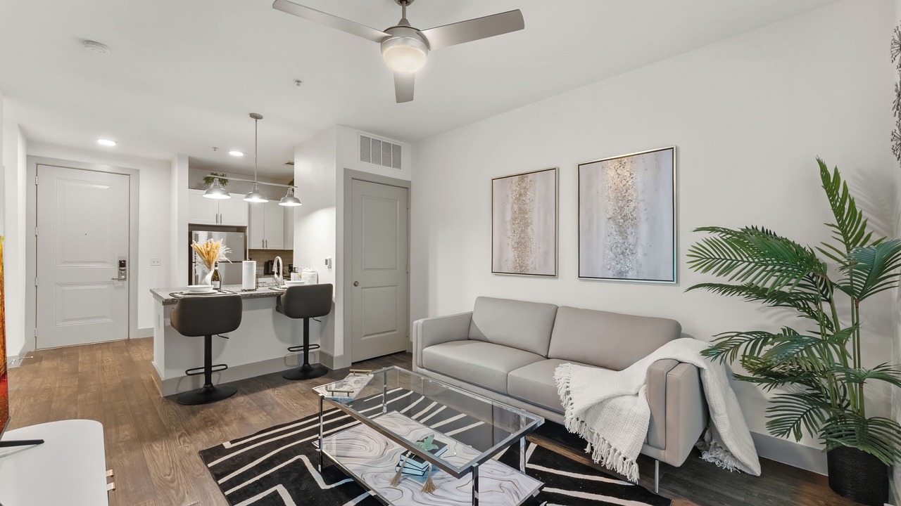 Photo of Livingroom in Addison