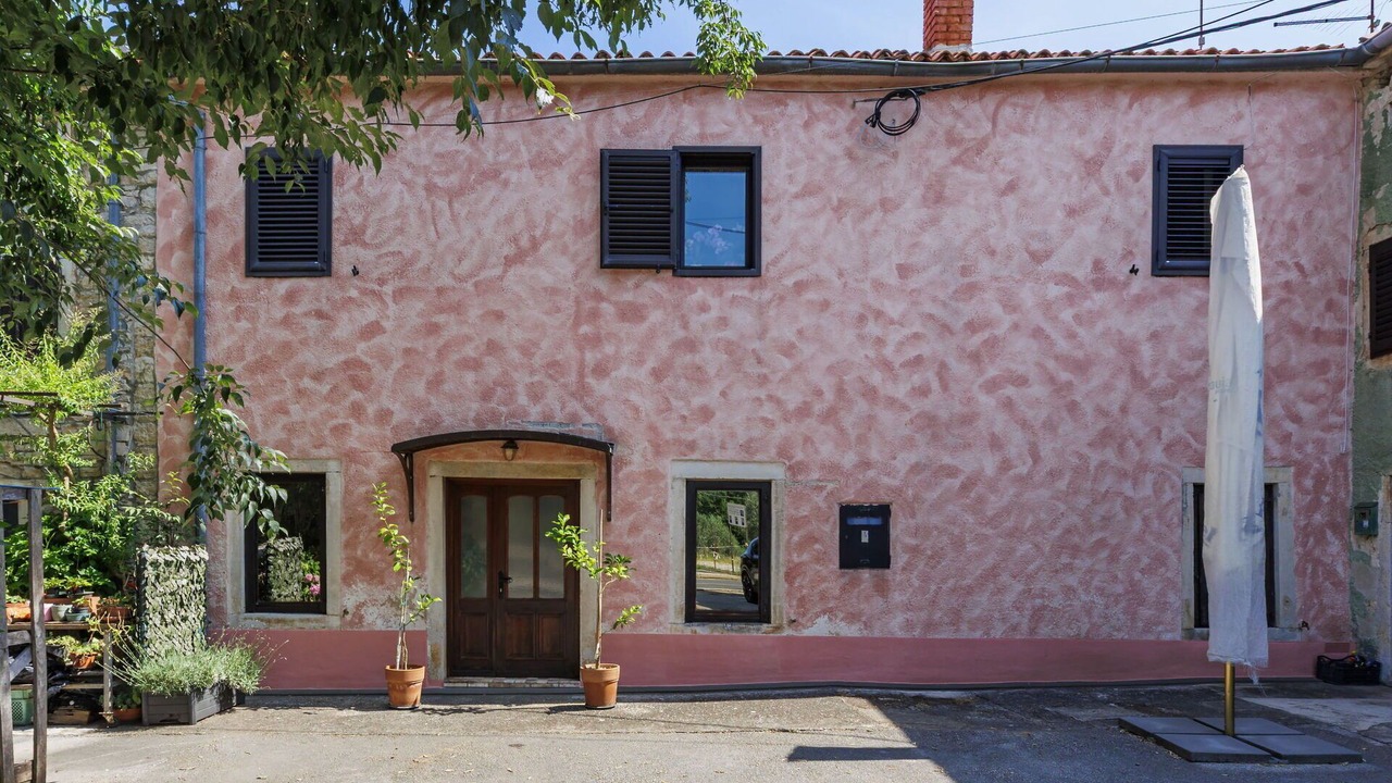 Photo of Others in Kastel