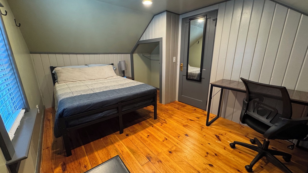 Photo of Bedroom in Brewer