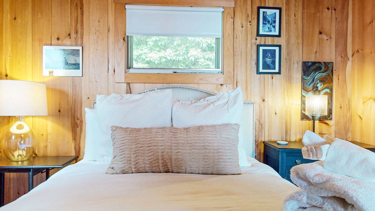 Photo of Bedroom in East Boothbay