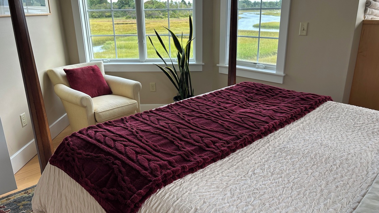 Photo of Bedroom in Higgins Beach