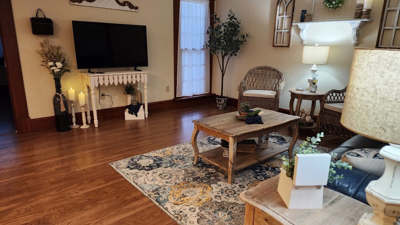 Photo of Livingroom in Mount Vernon