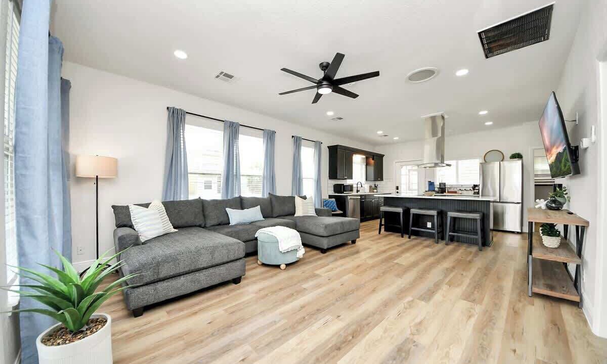 Photo of Bedroom in Clear Lake Shores