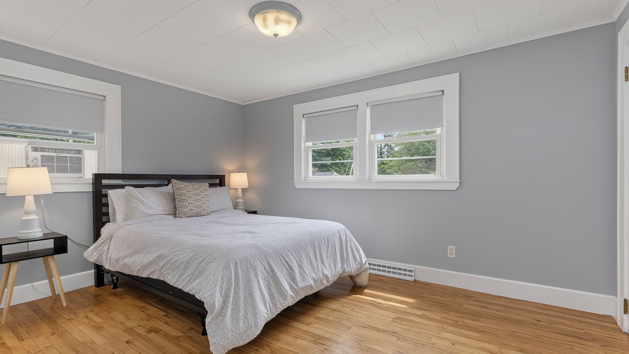 Photo of Bedroom in Pond Cove